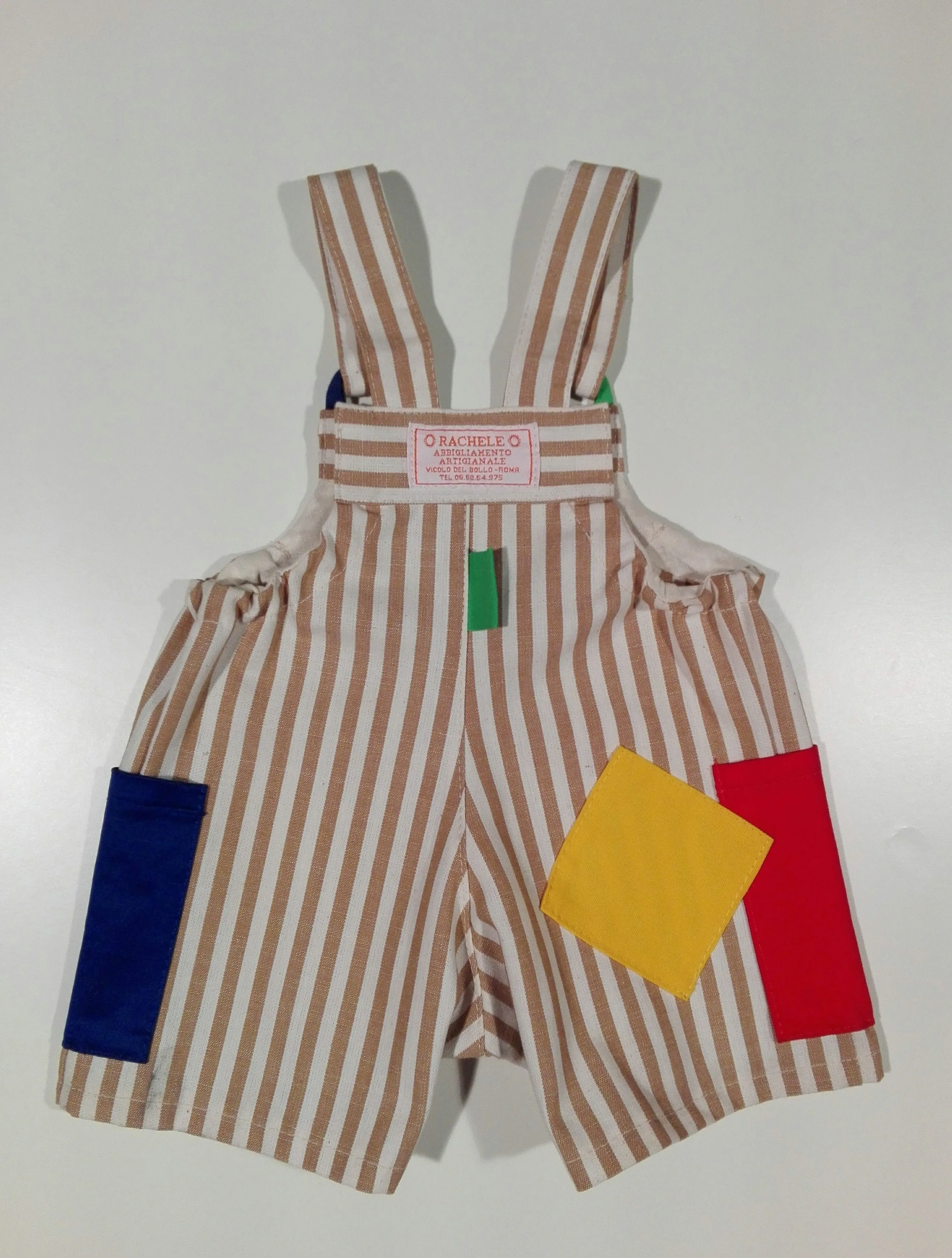 Short dungaree in cotton/linen with colored patches