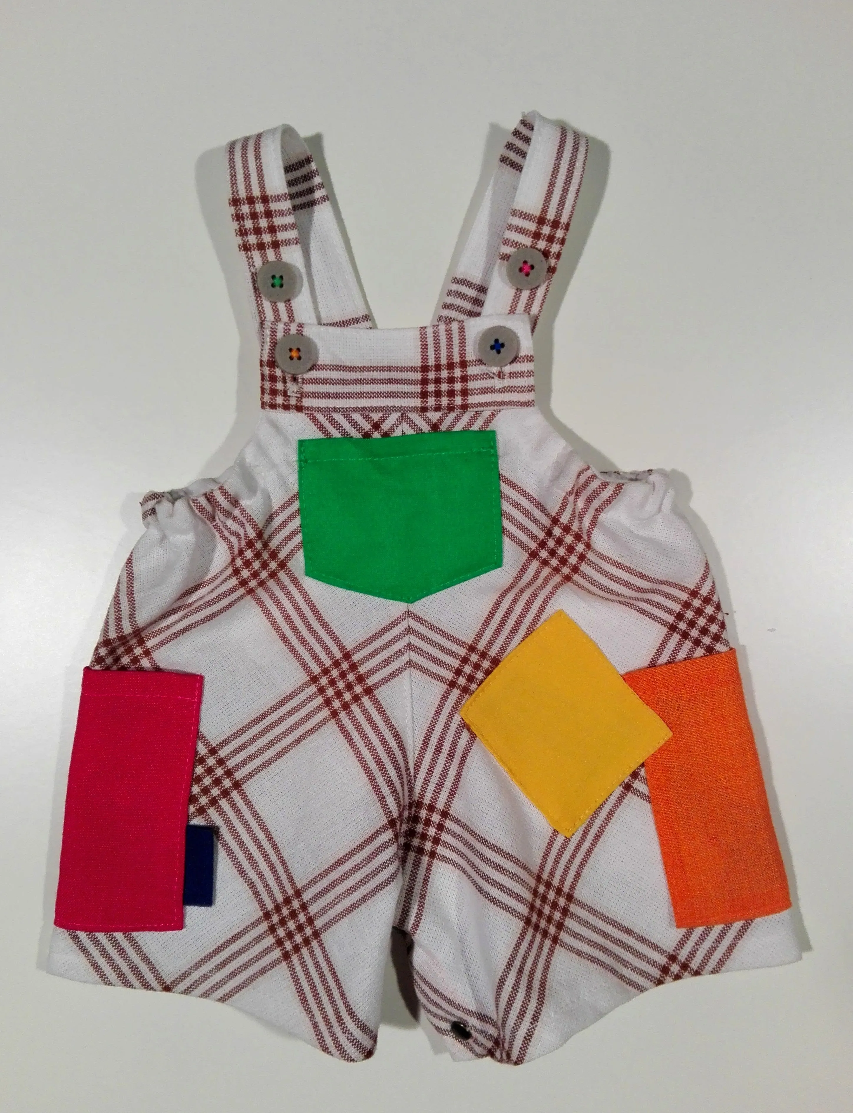 Short dungaree in cotton/linen with colored patches